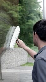 CLEANING WINDOWS & GLASS - Görsel 3