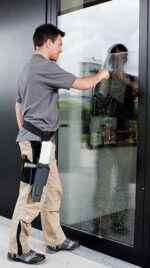 CLEANING WINDOWS & GLASS - Görsel 4